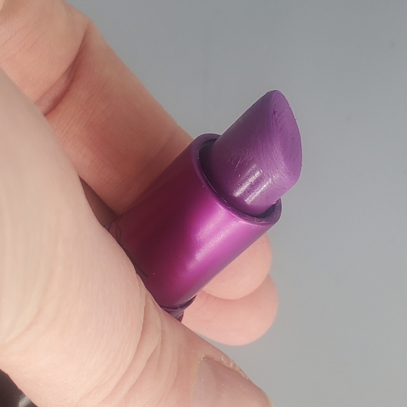 Mac Matte Heroine Lipstick - Picture 4 of 8